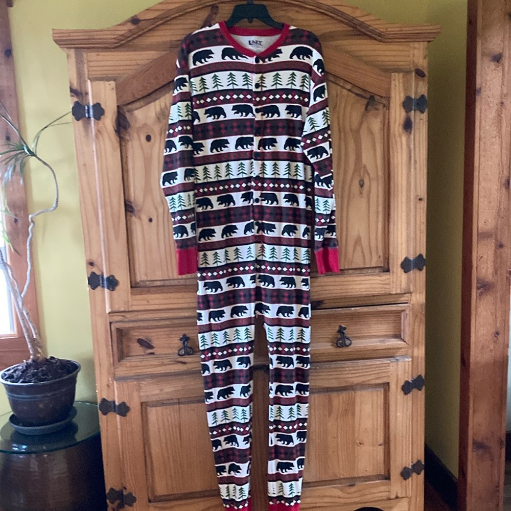 Men Lazy One bears trees booty flap red white green one piece pajamas - size XL
